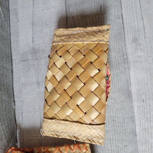 Handwoven Raffia Crossbody Bag & Clutch Set With Floral Design - Picture 5 of 12